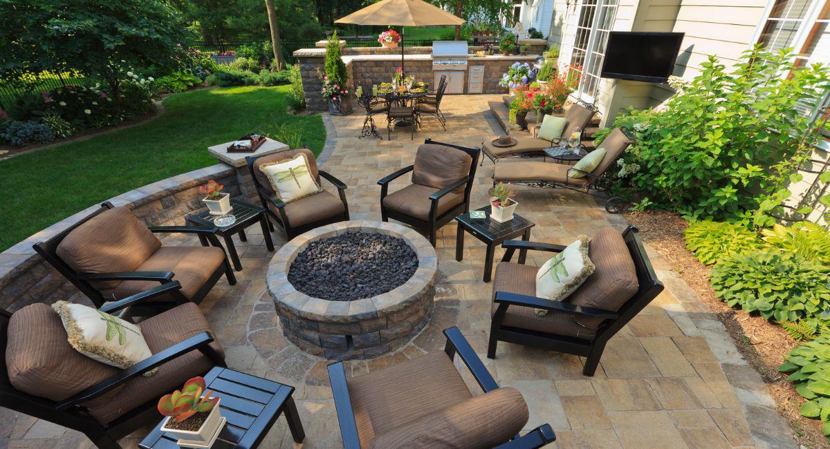 Do More Mosquitoes in Your Backyard Mean More Bites?