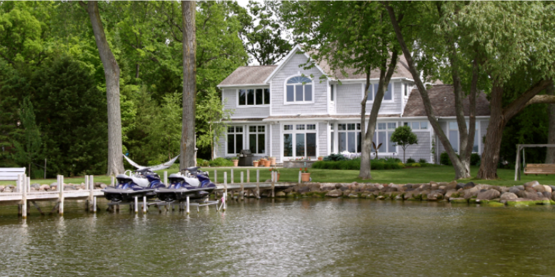 Lakefront Properties and the Influx of Spiders and Midges in Fenton