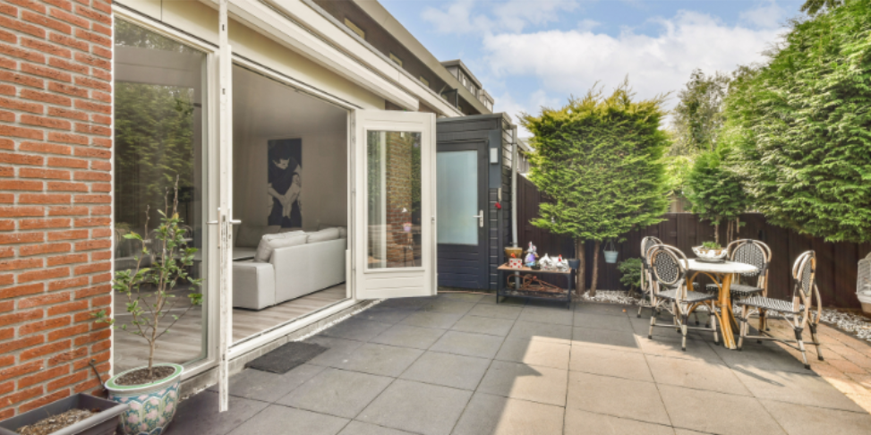 How Professional Pest Control Helps Families Enjoy Their Outdoor Spaces