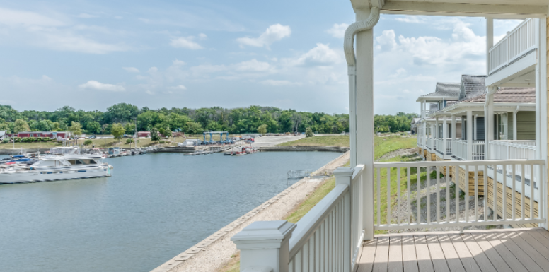 What Crawling Pests Invade Lakeside Vacation Homes & Rentals During the Summer?