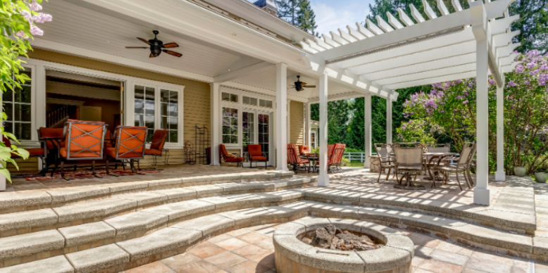 Why Gnats & Biting Midges Swarm Near Omaha Patios