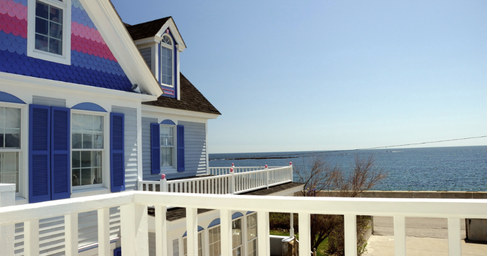 Why Waterfront Properties Can Be Attractive to Mice
